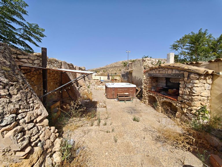 Property thumbnail 38