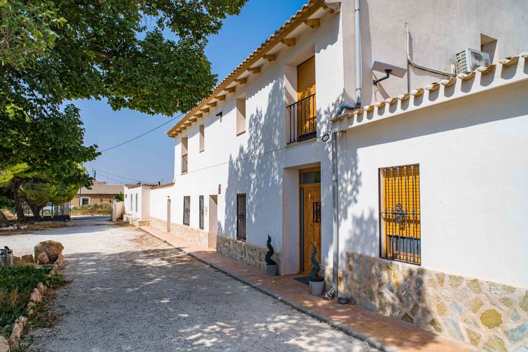 Property thumbnail 1