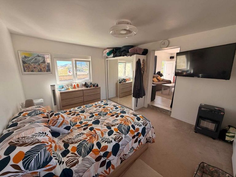 Property thumbnail 12
