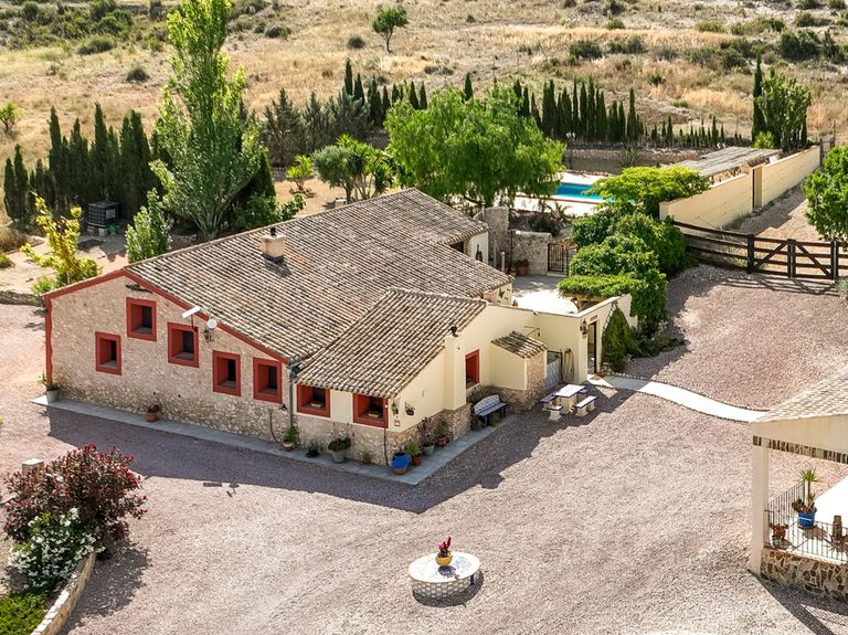 5 bedroom Finca / Rural house in Pinoso, Costa Blanca - Property IV713