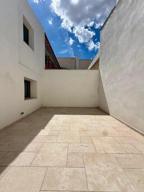 Property thumbnail 3