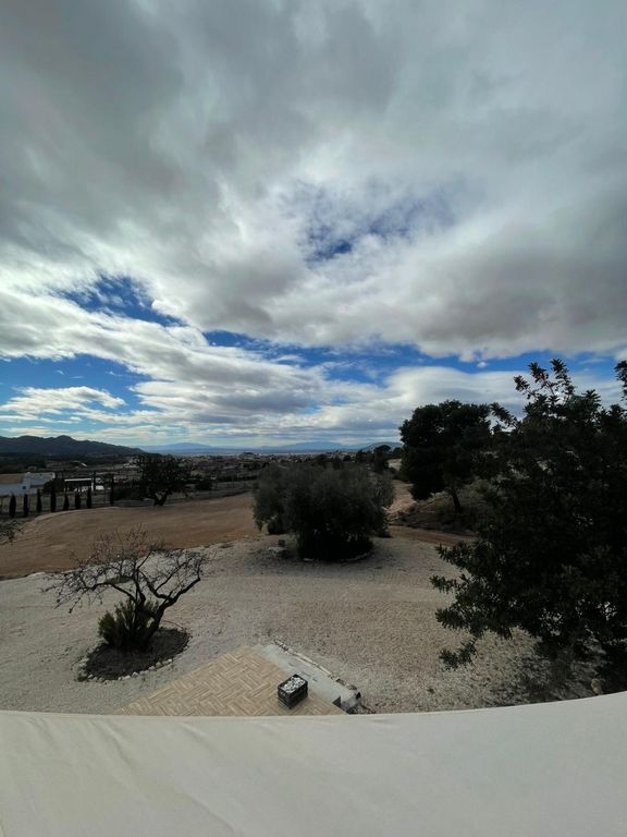 Property thumbnail 10