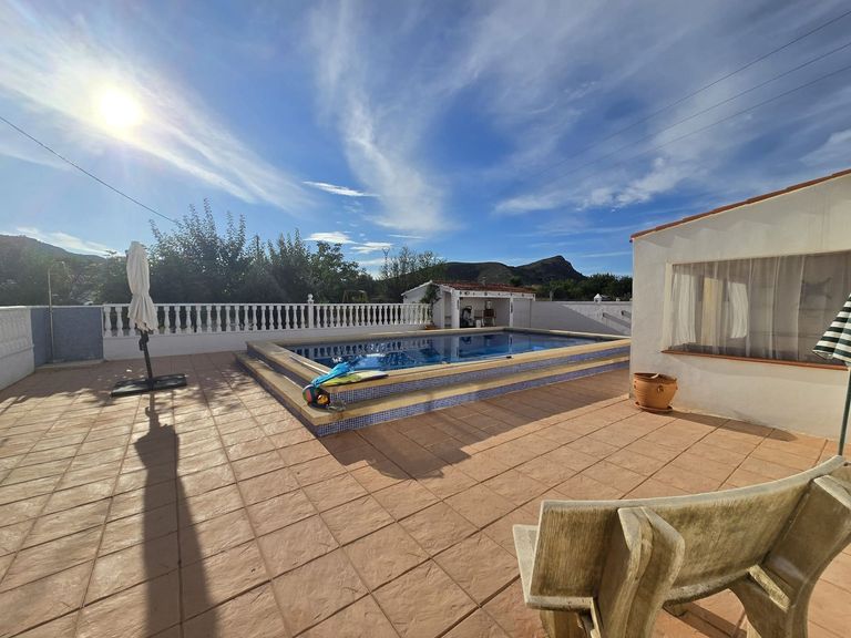 Property thumbnail 1