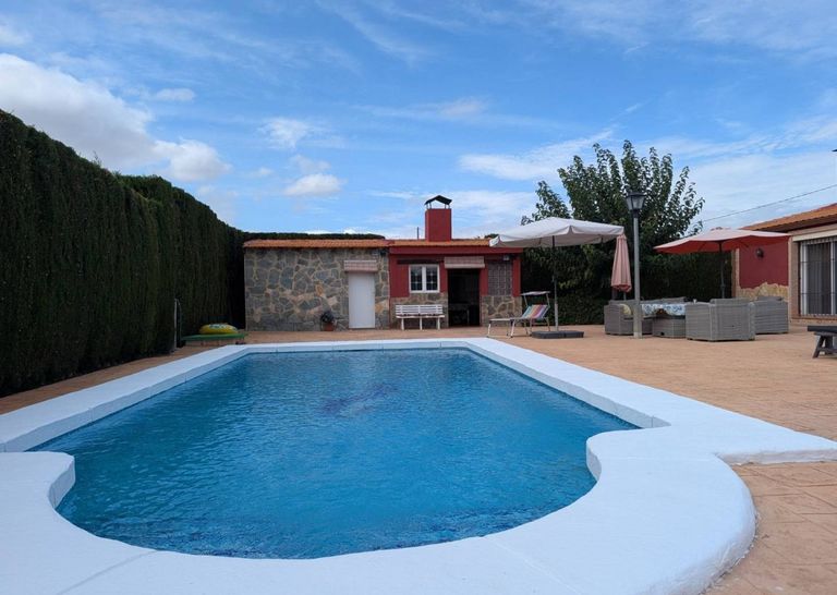 Property thumbnail 1
