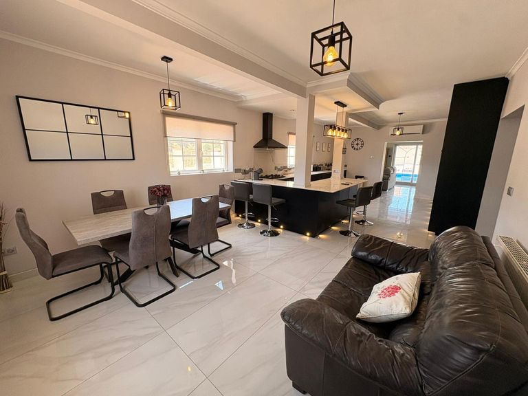 Property thumbnail 48