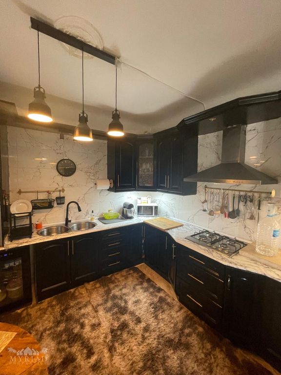 Property thumbnail 11