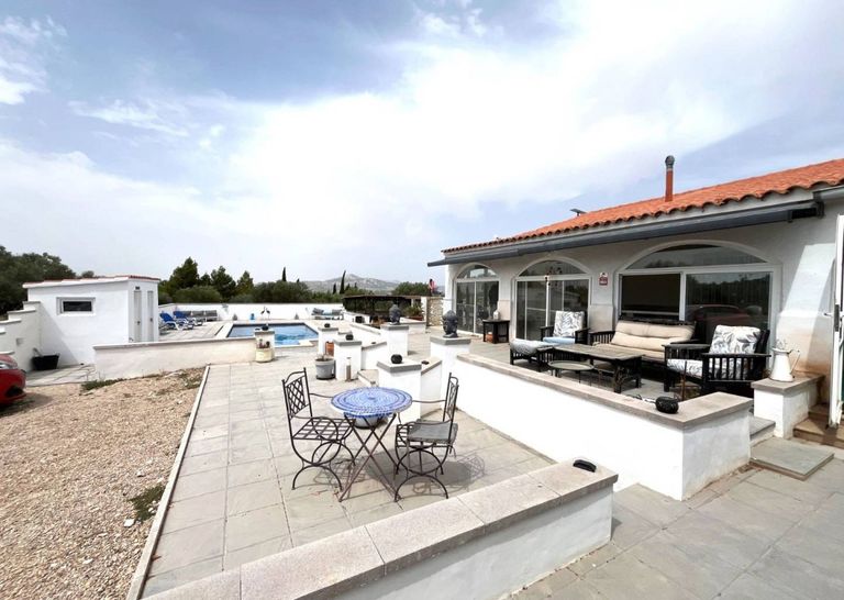 Property thumbnail 9
