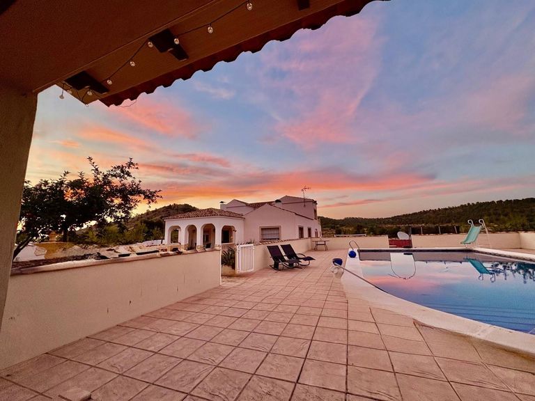 Property thumbnail 6