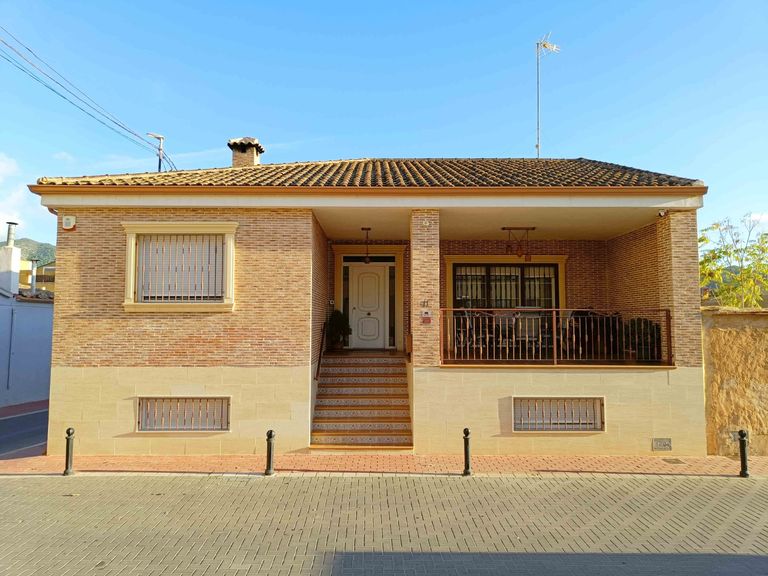 Property thumbnail 1
