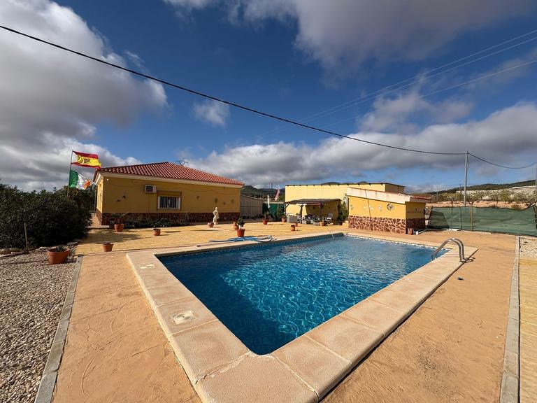 3 bedroom House / Villa in Pinoso, Costa Blanca - Property IV7253B3