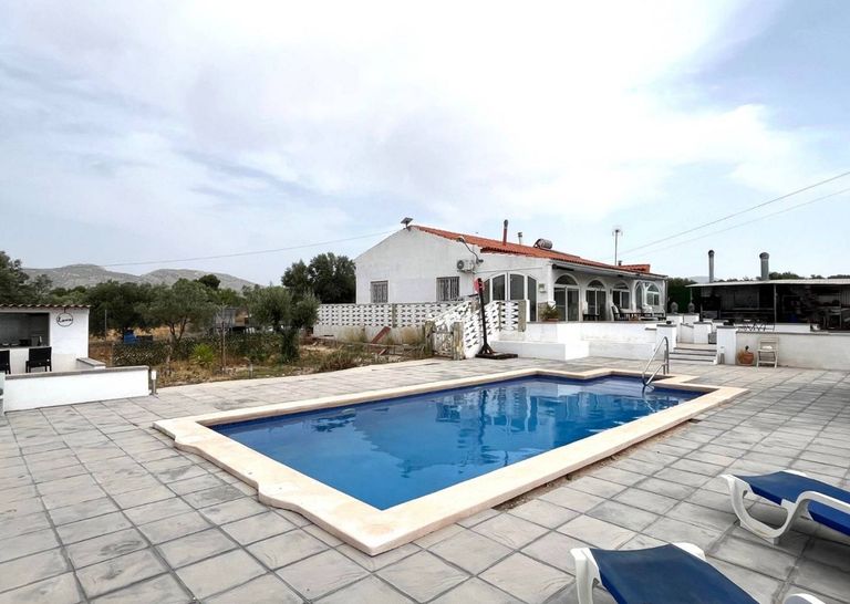 Property thumbnail 8
