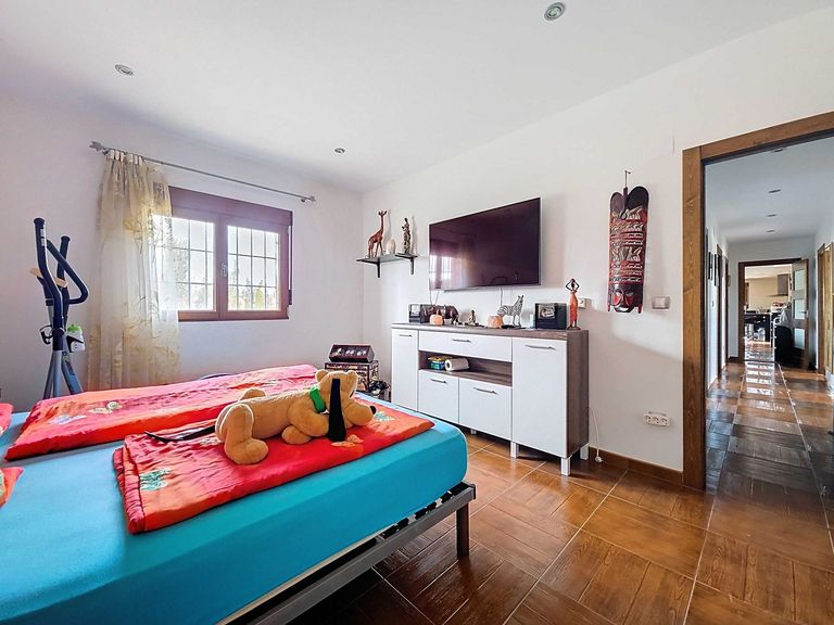 Property thumbnail 11