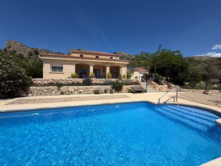 Property thumbnail 1