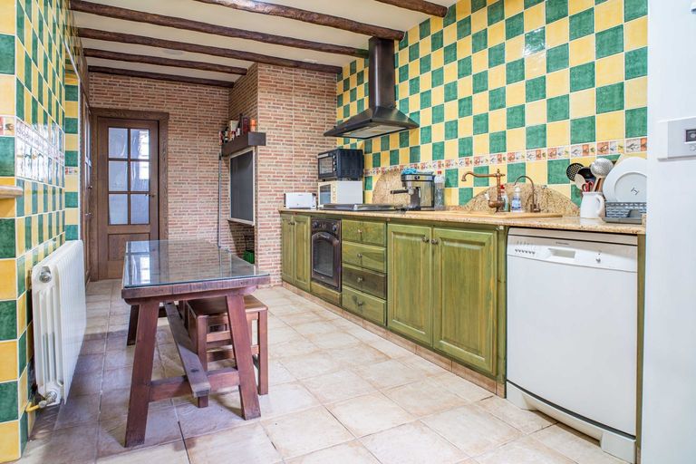 Property thumbnail 13