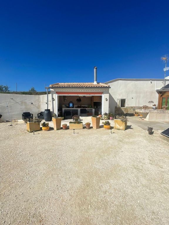 Property thumbnail 3