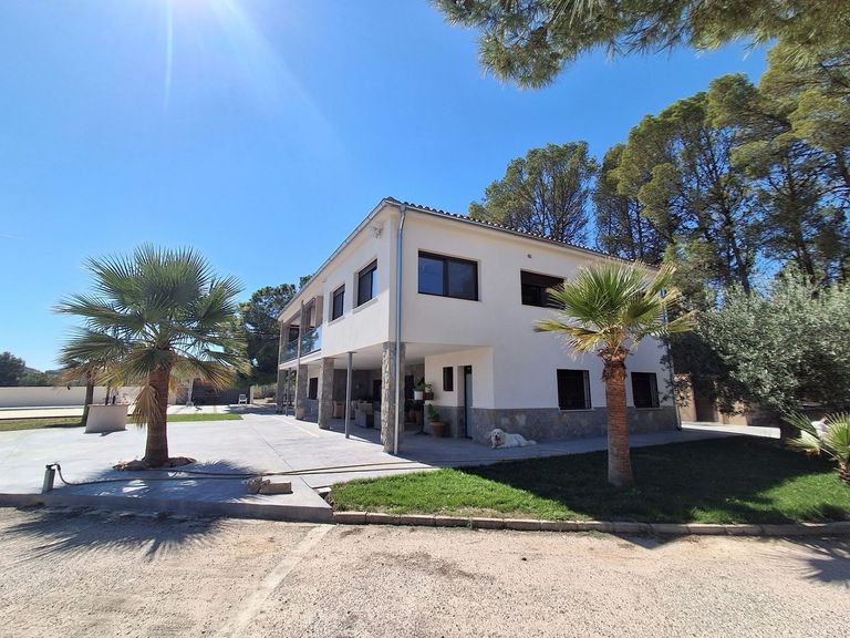 Property thumbnail 1