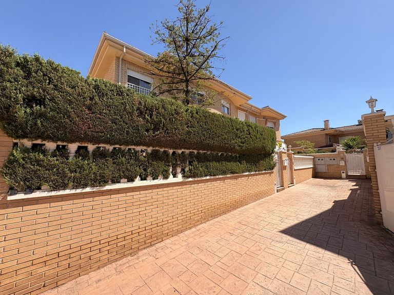 Property thumbnail 25