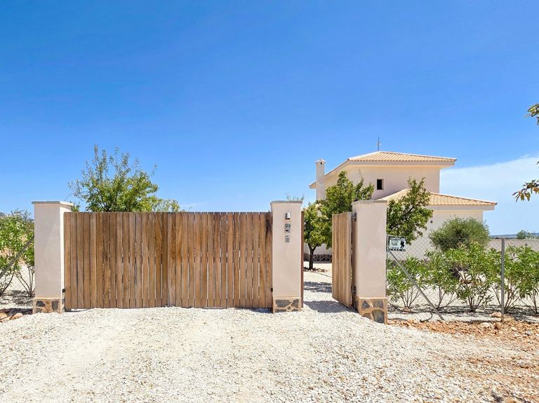 Property thumbnail 2