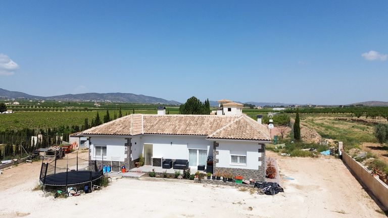 4 bedroom Detached Villa in Pinoso, Costa Blanca - Property IV4566