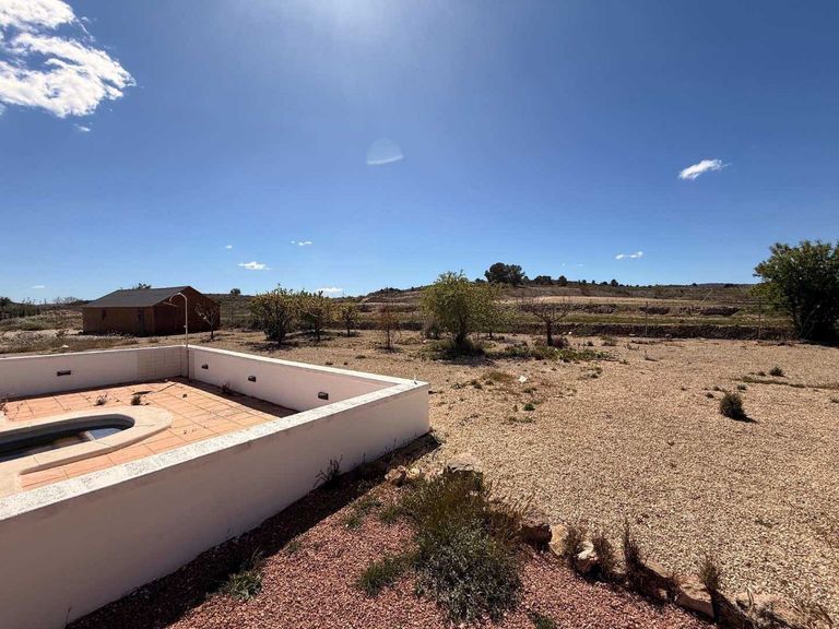 Property thumbnail 1