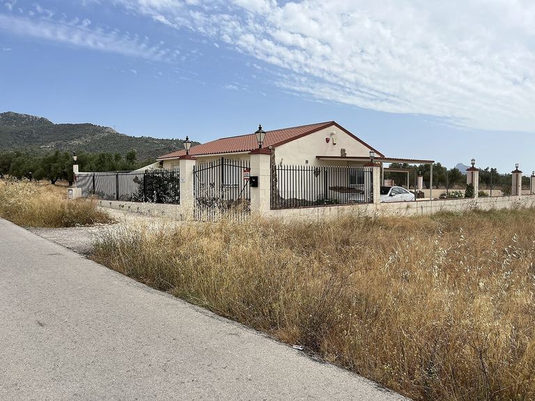 Property thumbnail 2
