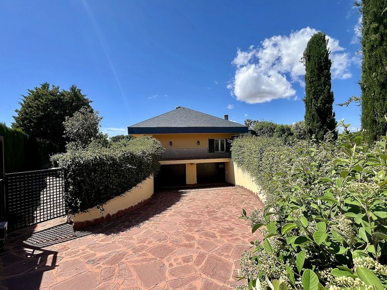 Property thumbnail 2