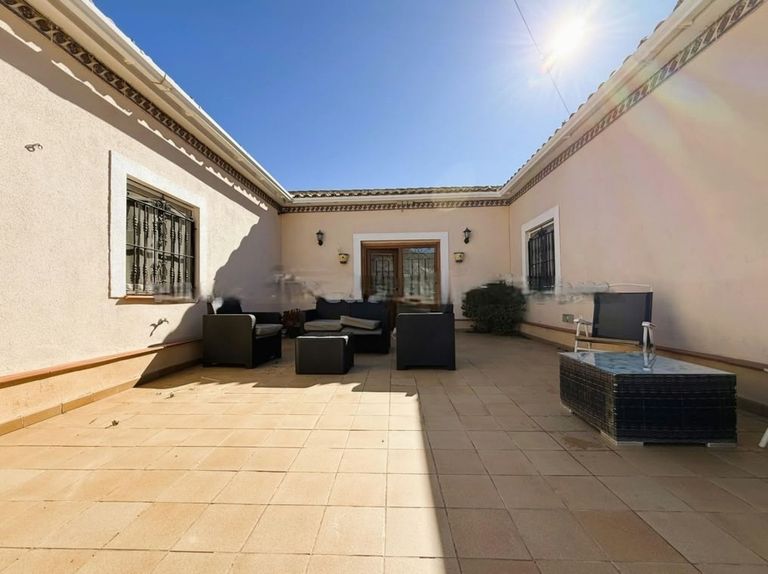 Property thumbnail 1