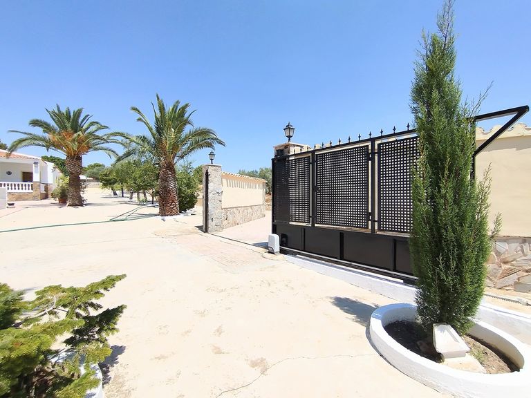 Property thumbnail 2
