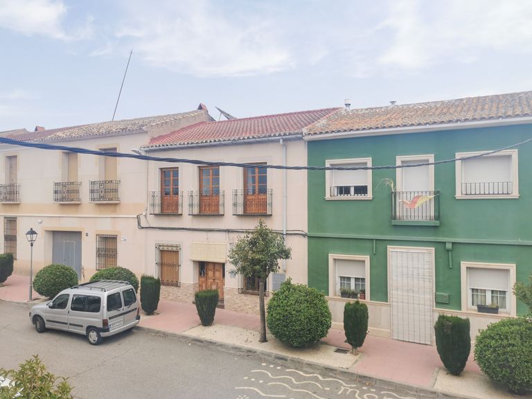 Property thumbnail 2