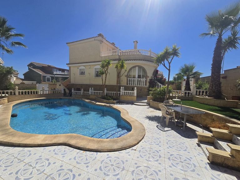 Property thumbnail 2