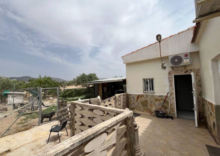 Property thumbnail 3