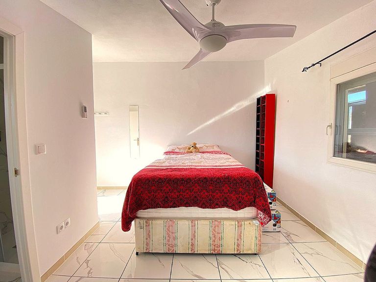 Property thumbnail 8