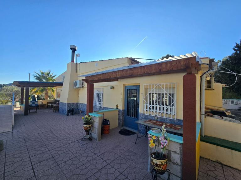 3 bedroom House / Villa in Sax, Costa Blanca - Property IV13863