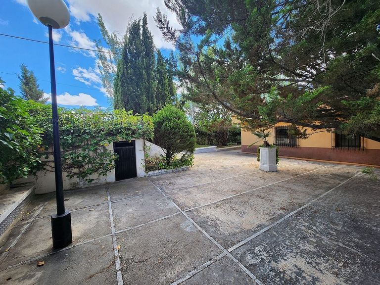 Property thumbnail 9