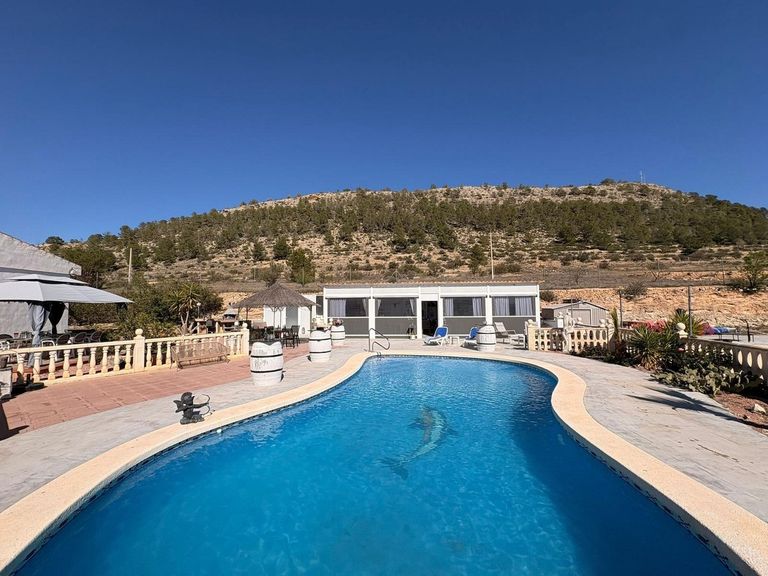 Property thumbnail 2