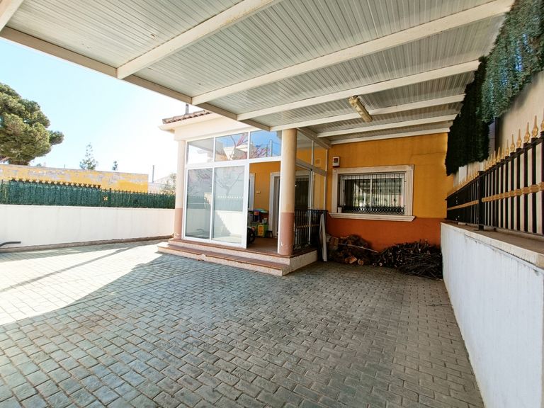 Property thumbnail 1