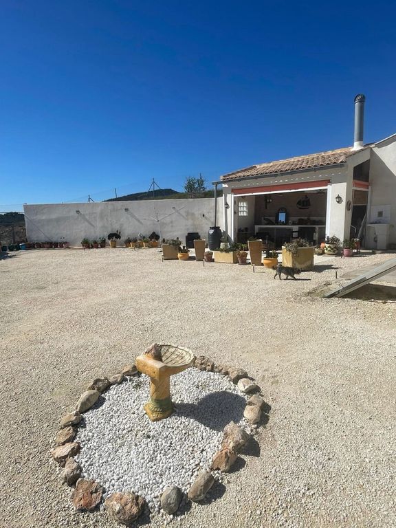 Property thumbnail 2