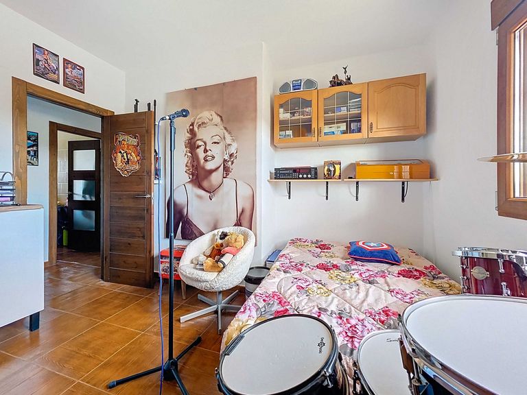 Property thumbnail 6