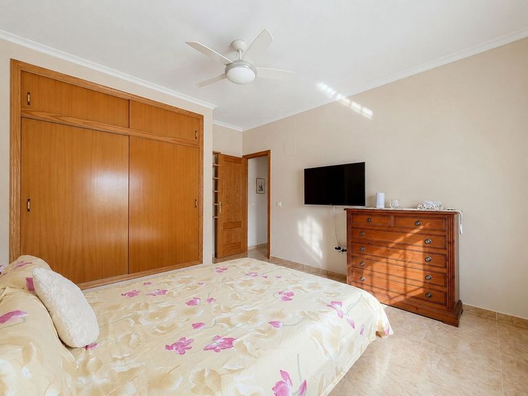 Property thumbnail 32