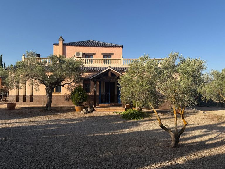 Property thumbnail 2