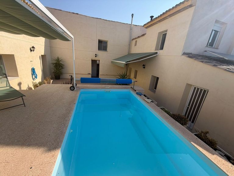 Property thumbnail 2