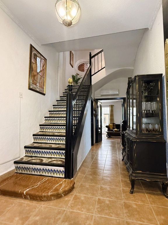 6 bedroom House / Villa in Pinoso, Costa Blanca - Property IV182