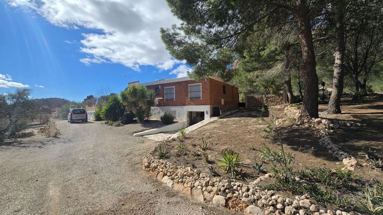 Property thumbnail 1