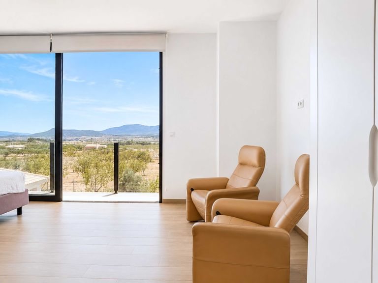 Property thumbnail 35