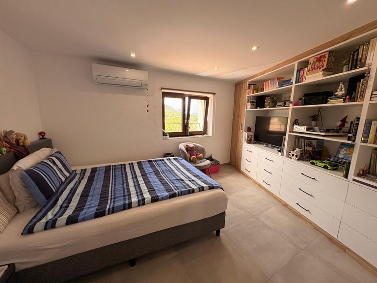 Property thumbnail 16