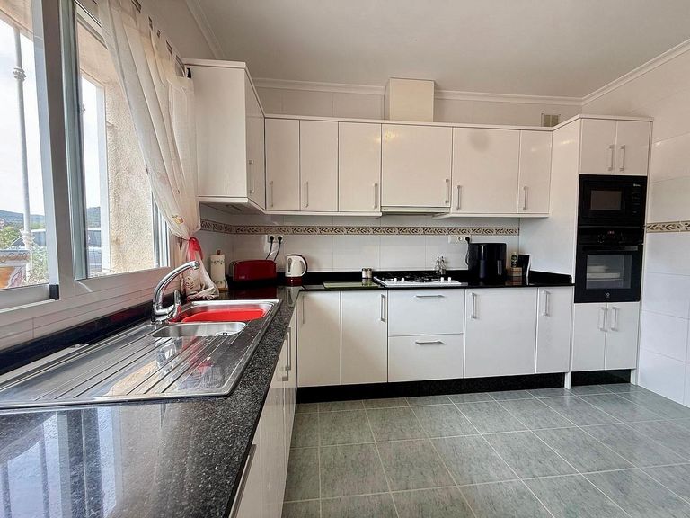 Property thumbnail 9