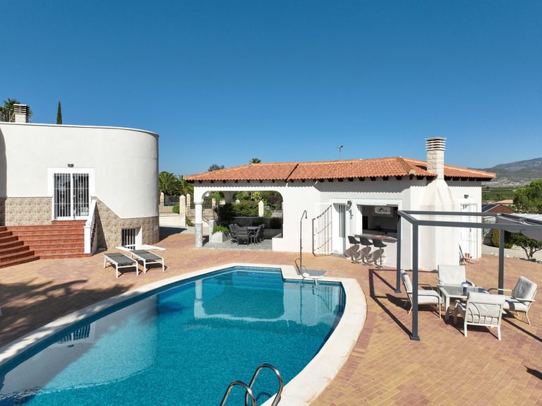 Property thumbnail 2