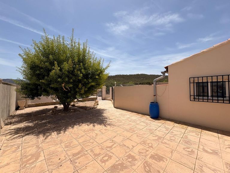 Property thumbnail 4