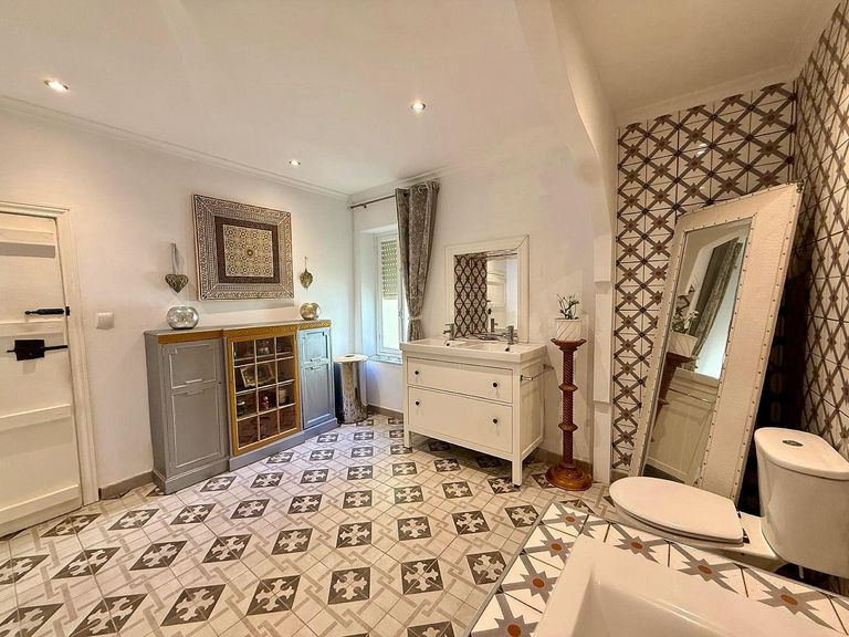 Property thumbnail 36