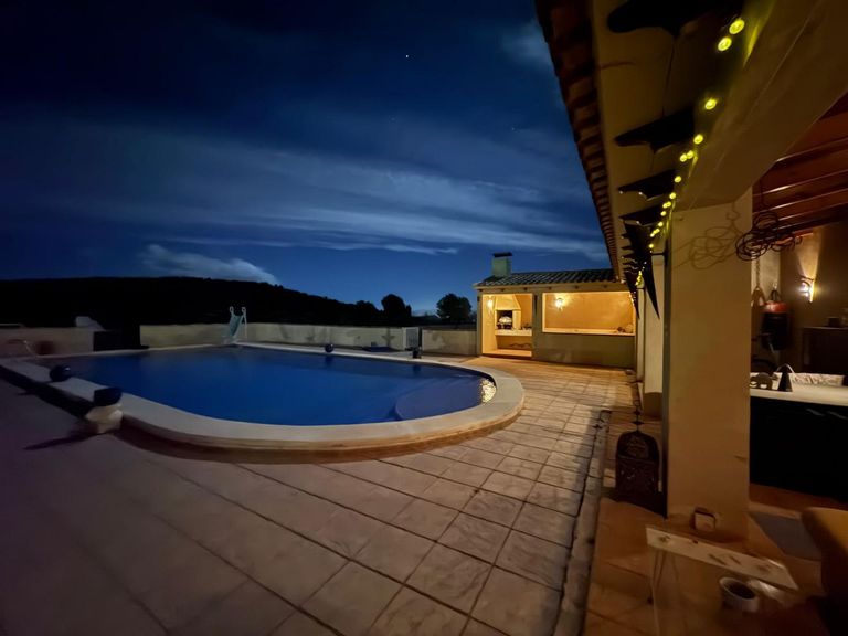 Property thumbnail 11